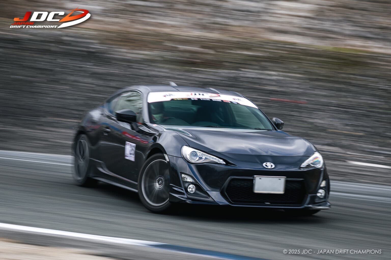 ８６をお探しなら岡山のエージェントに！８６の在庫車多数！新車・中古車販売・買取何でもお任せ下さい